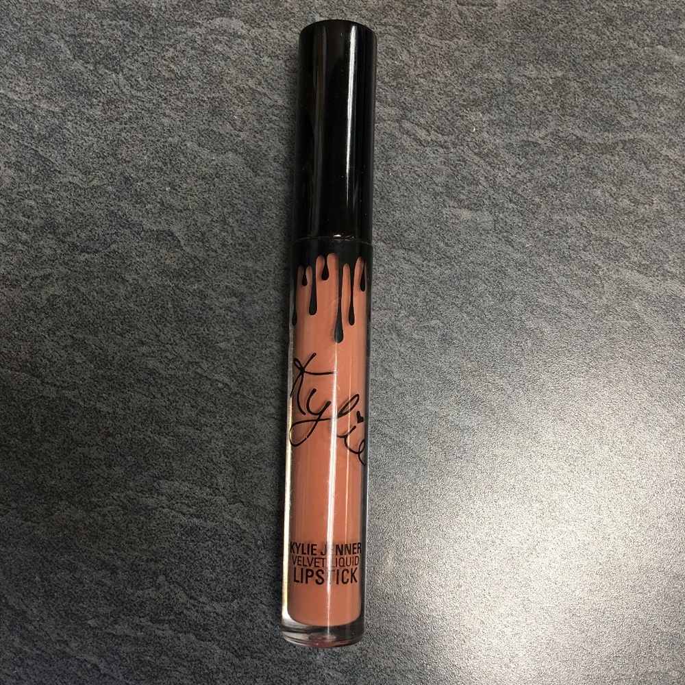Kylie Cosmetics Velvet Liquid Lipstick - Commando